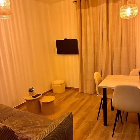 Cosy 4 Personnes Climatise Rue Pietonne Apartament *